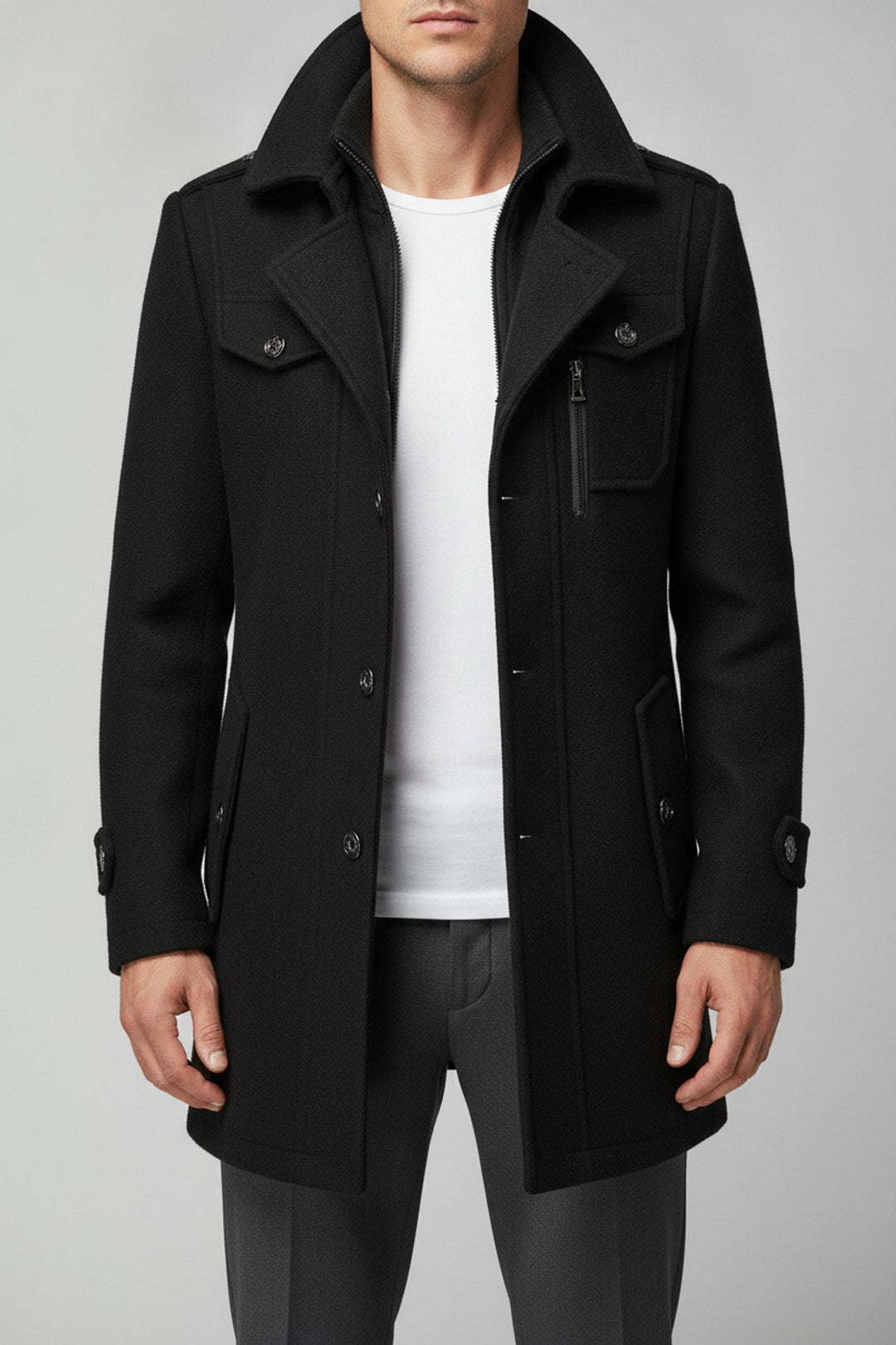 Tom – Dufflecoats Herren in schwarz – am Model getragen