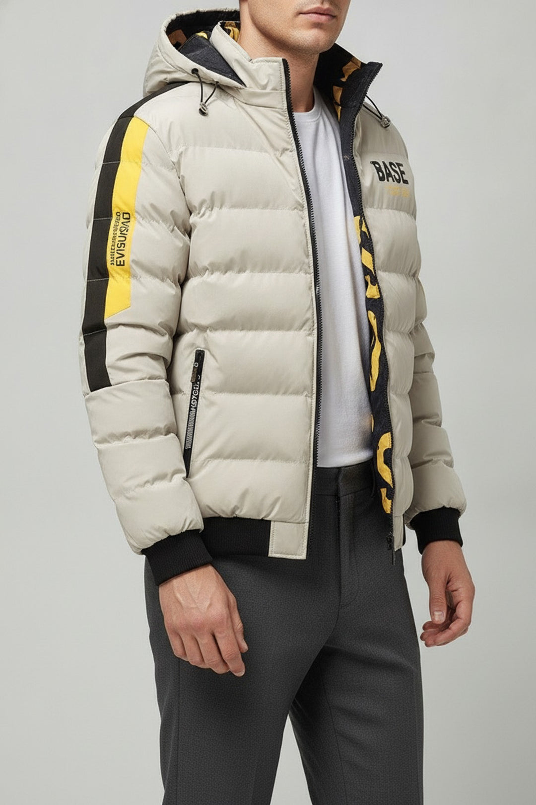 Base – Steppjacken Herren in beige – am Model getragen