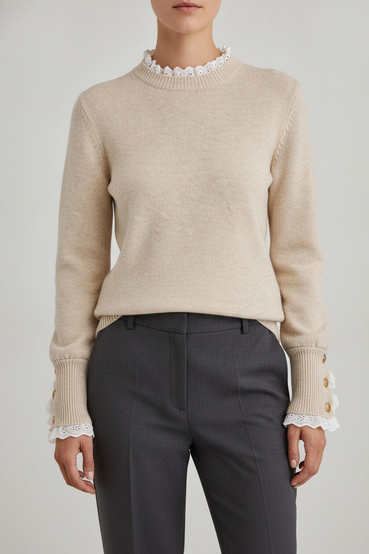 Ade – Pullover Damen in beige – am Model getragen