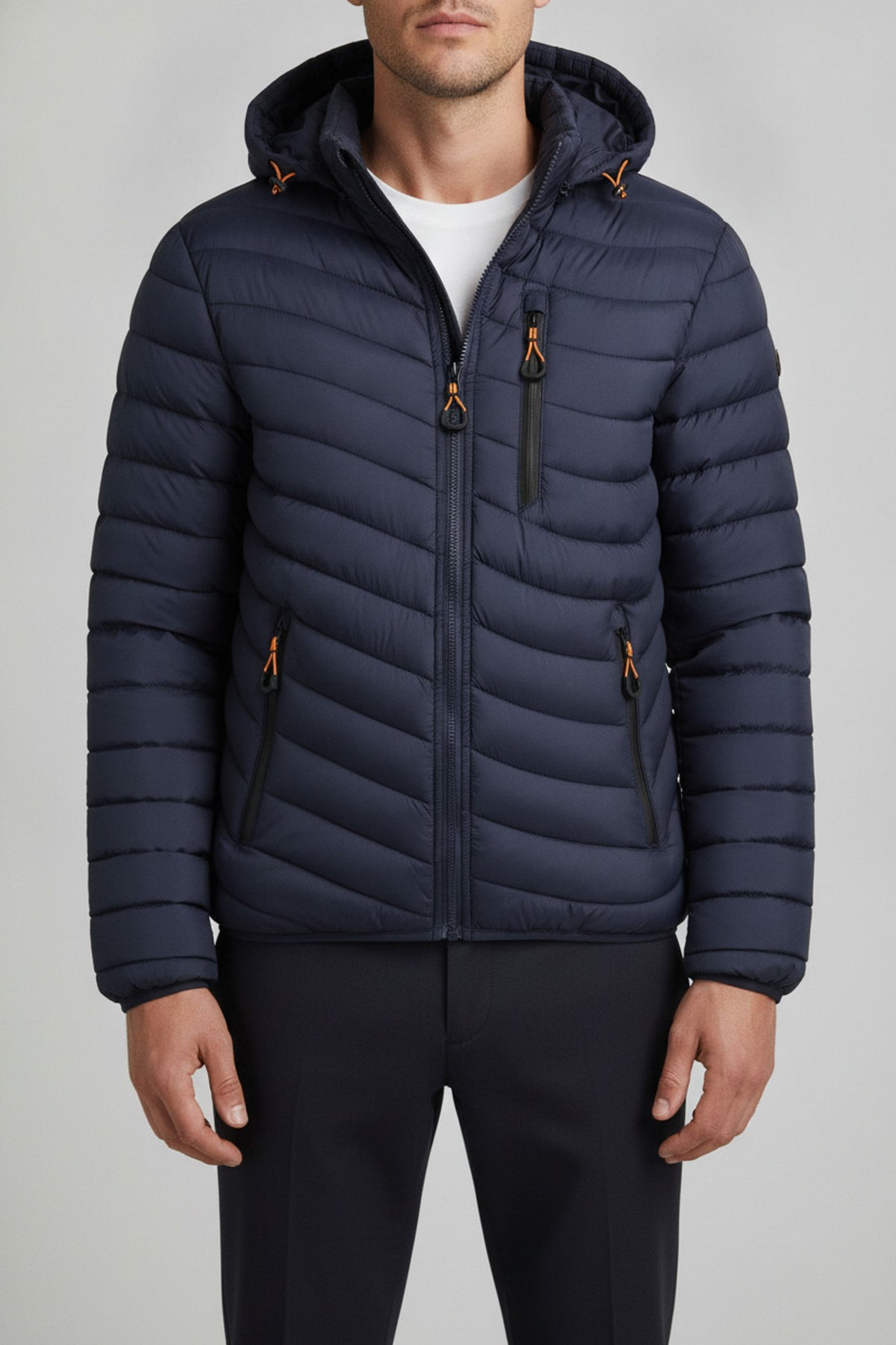 Lion – Steppjacken Herren in navy – am Model getragen