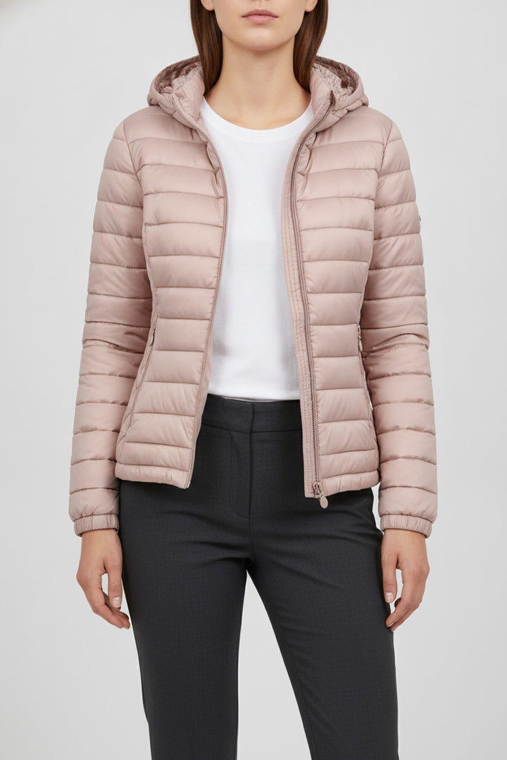 Kaja – Steppjacken Damen in rosa – am Model getragen