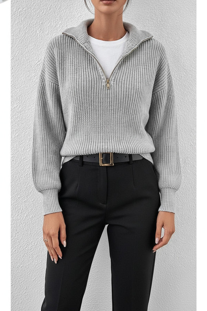 Ves – Pullover Damen in grau – am Model getragen