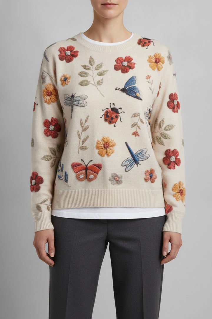 Wes – Pullover Damen in beige – am Model getragen