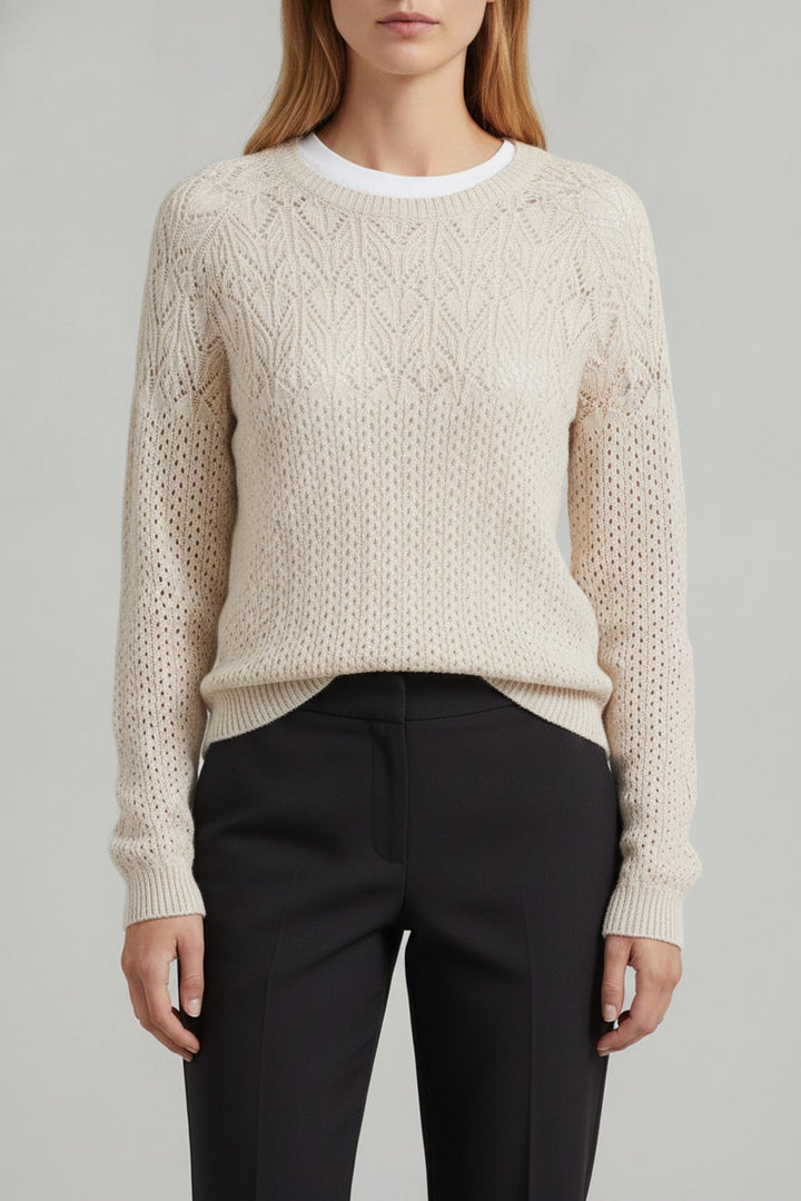 Flo – Pullover Damen in beige – am Model getragen