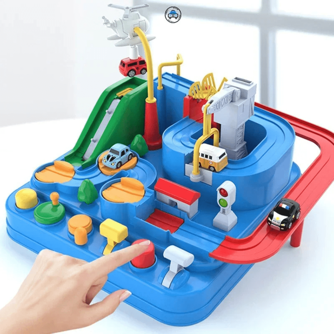 Spielstation hochkant auf Kinder­tisch, alle Hebel farblich gekennzeichnet

