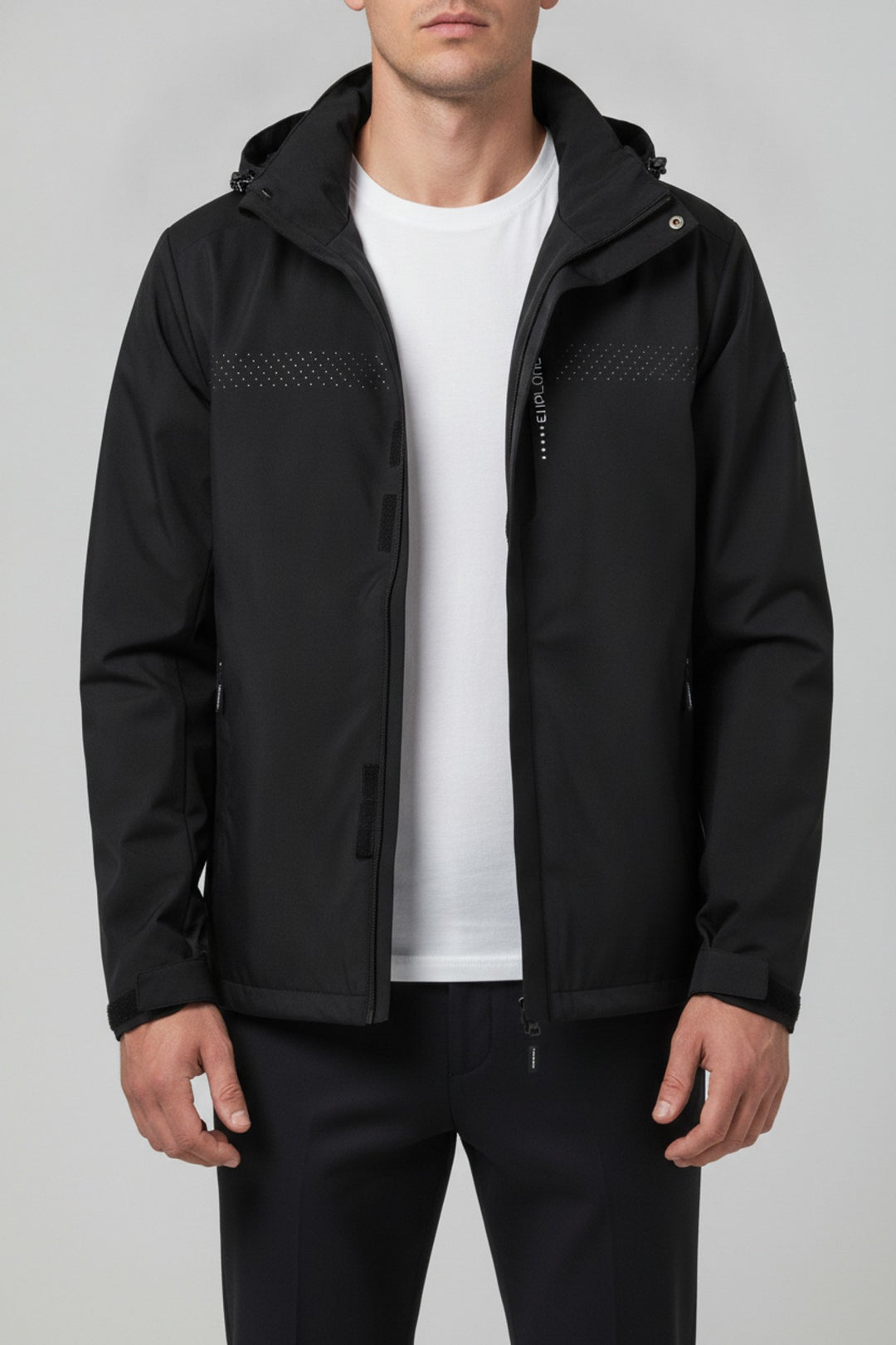 Ehp – Windbreaker in schwarz – am Model getragen