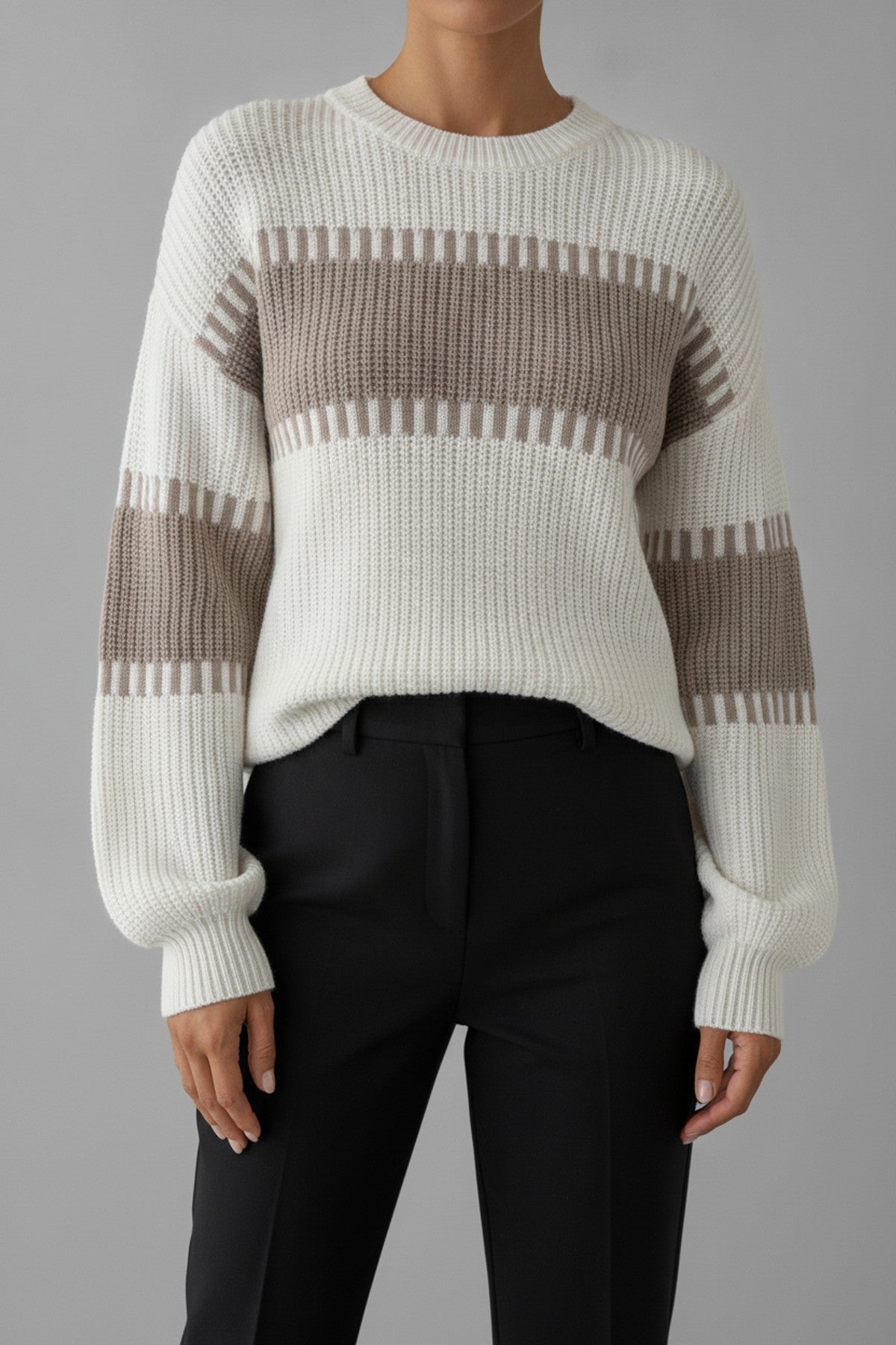 Dilia – Pullover Damen in khaki – am Model getragen