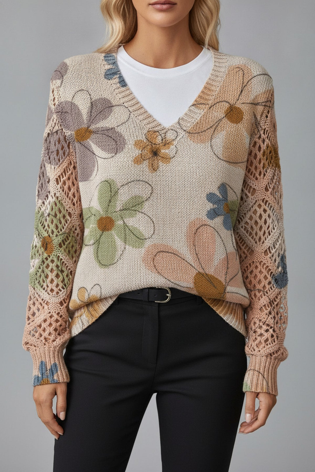Gaby – Pullover Damen in beige – am Model getragen