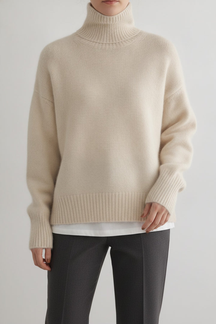 Ebi – Rollkragenpullover Damen in aprikose – am Model getragen