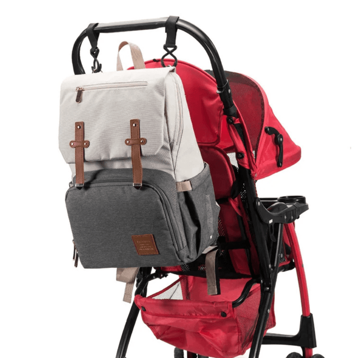 Robby Rucksack am Kinderwagen – Befestigung per Universal-Haken