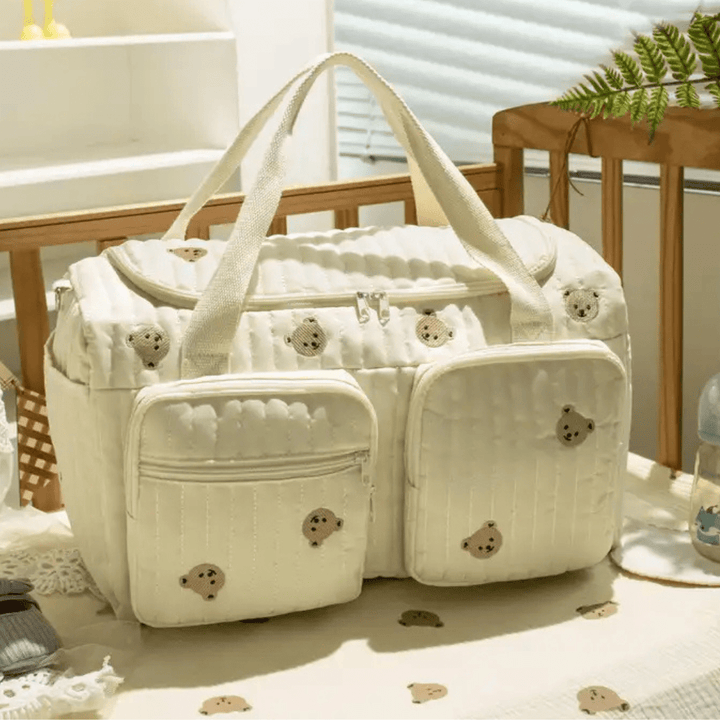 Zwei Willow Wickeltaschen auf Balkon – Groß & Mini Variante in Creme