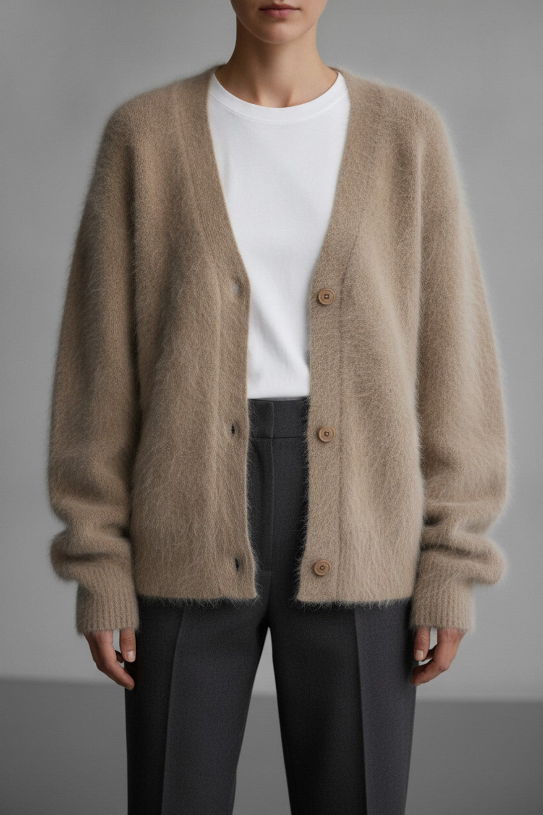 Nie – Strickjacke mit V-Ausschnitt - Luftfreiheit
