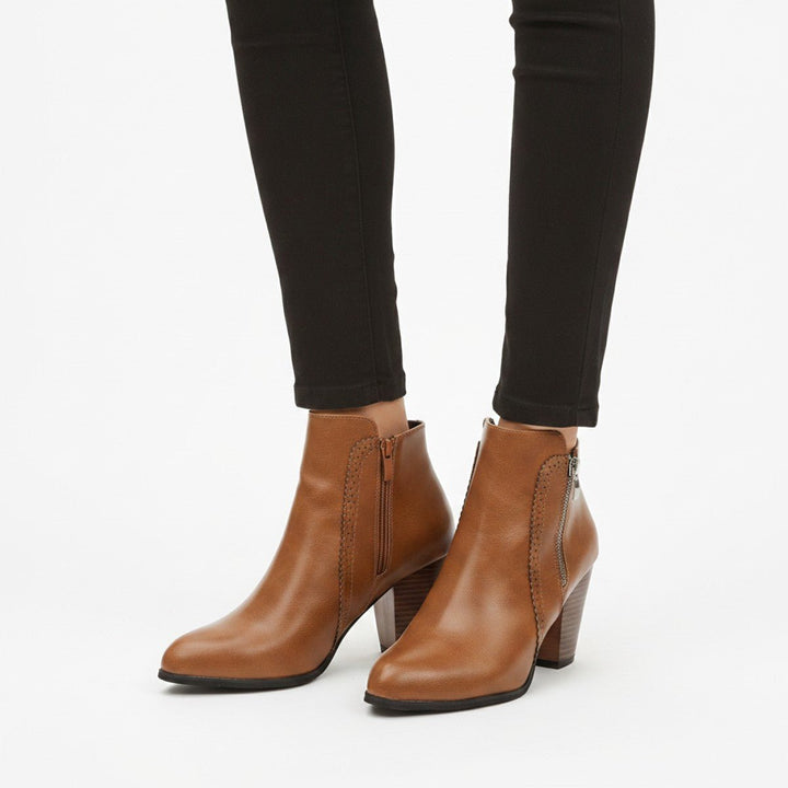 Oly – Stiefeletten mit Absatz - Luftfreiheit